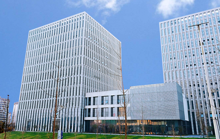 2025年重庆房产租售市场趋势与居间服务新规解读